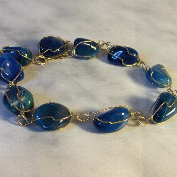 Vintage Blue Agate Stone Gold Tone Wrapped Bracelet With Hook Clasp - Picture 5 of 5